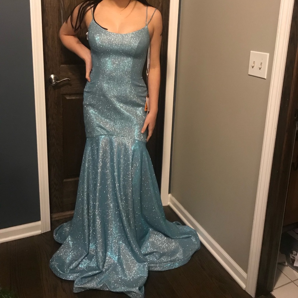 SHERRI HILL BLUE GLITTER DRESS NEVER WORN SPRING COLLECTION SIZE 6